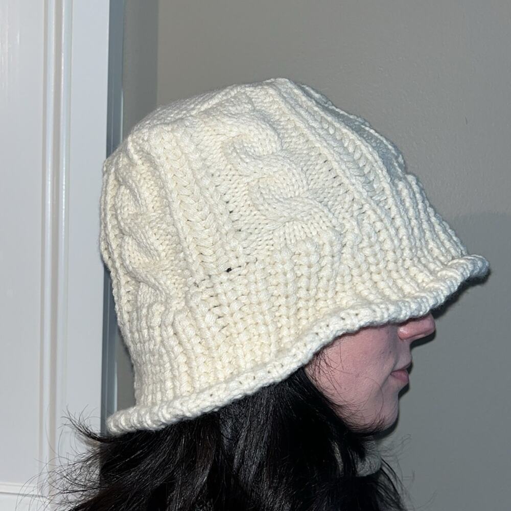 Cable Knit Chunky Sweater Wired Bucket Hat From London Cream